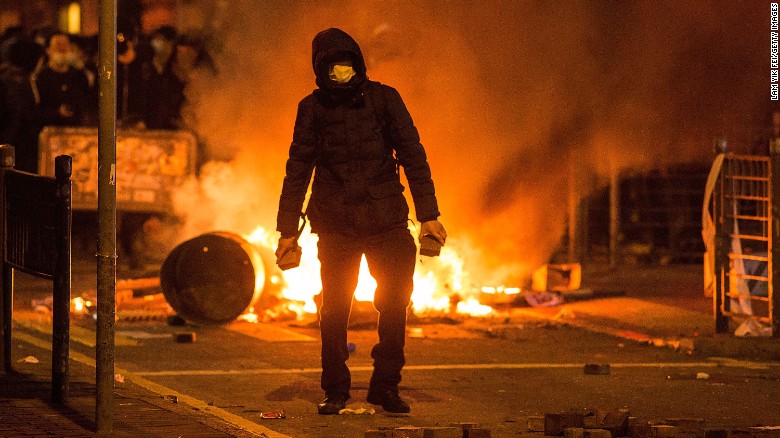 160209115236-24-mong-kok-riot-0209-exlarge-169