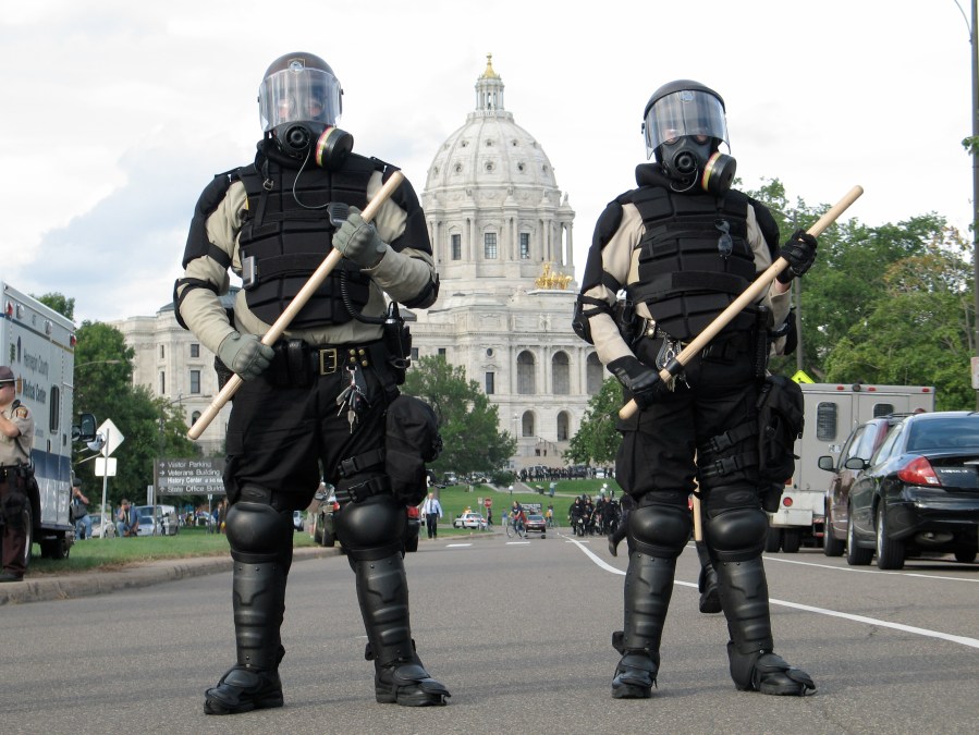 20120829-riot-police